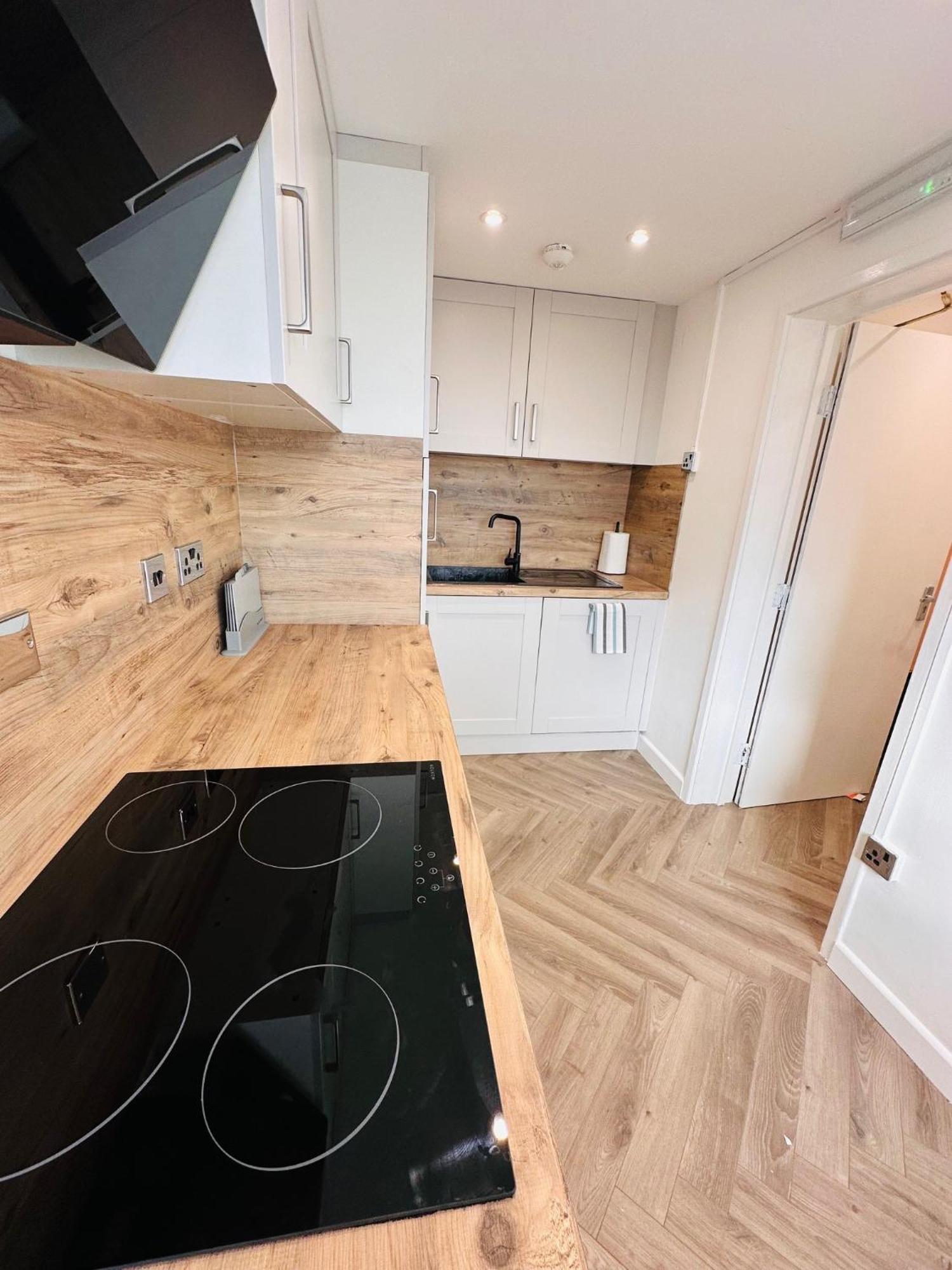 R1 - Private Room In Modern Shared Apartment, Each With Kitchenette, Central ברמינגהאם מראה חיצוני תמונה